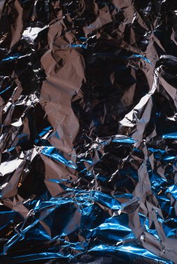 Tam kare almak bir levha buruşuk alüminyum folyo, yan mavi ışık,  ,