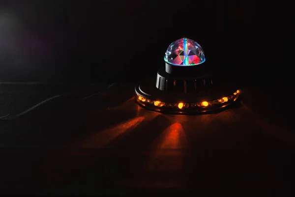 Αλλοδαπός διαστημόπλοιο, λάμψη Ufo, παιδική λάμπα, — Φωτογραφία Αρχείου