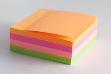 etiket notları ve diğer kayıtları andırır,