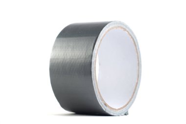 Yapışkan bant kontseljarskoj madde, beyaz bir arka plan izole bir rulo,