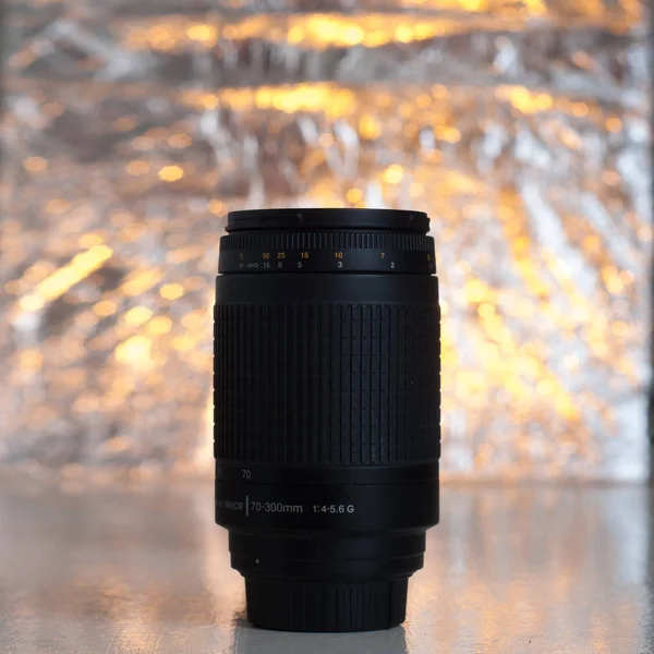Lens with variable focal length,