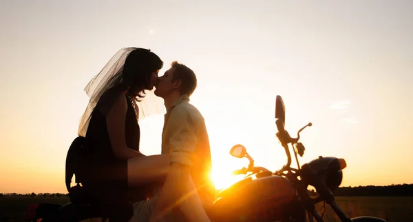 Gelin ve damat motosiklet,
