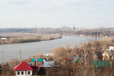 Uzaktan bir büyük işleme tesisi,