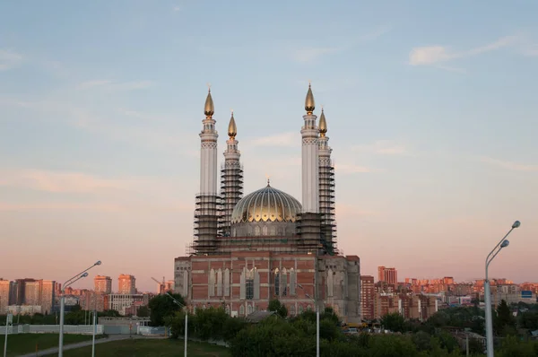 İnşaat, Ufa sürecinde yeni Camii — Stok fotoğraf