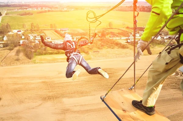 Ropejumping: insanlar deneme 