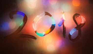 Terli cam üzerinde yazıt. Yeni yıl, 2018.