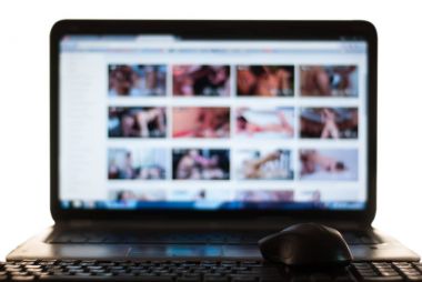 Yetişkin içerikli Web sitesi,