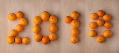 ahşap zemin üzerine mandalina