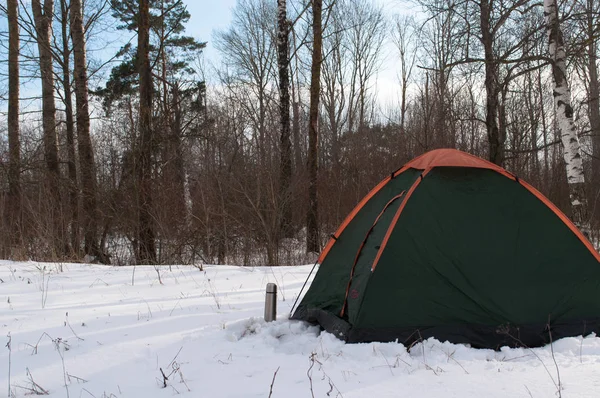 Tent in the snow, camping in winter, — Stock Photo, Image