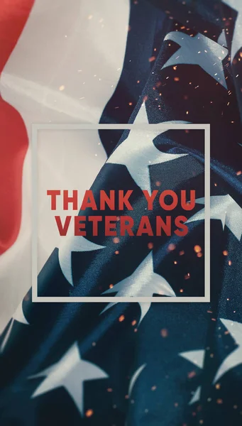 Text der Dankbarkeit an Veteranen in einem Rahmen auf dem Hintergrund der Flagge der Vereinigten Staaten von Amerika. Vorlage für den Veteranentag der sozialen Netzwerke, — Stockfoto