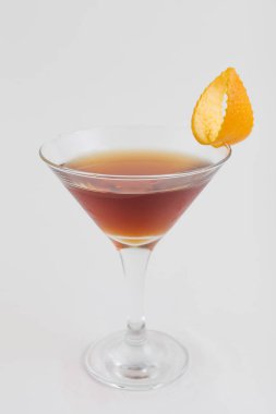 Kokteyl Martinez ile düzgün bir portakal