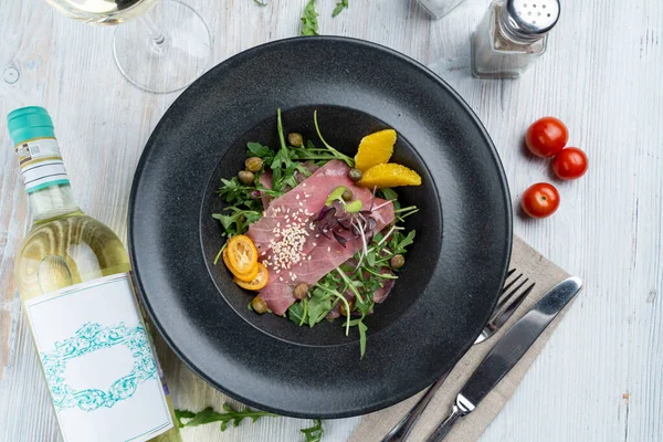 Salada Presunto Parma Com Alcaparras Rúcula Laranja — Fotografia de Stock