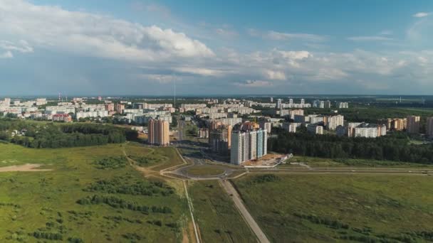 OBNINSK, KALUGA REGION drón repülni az első tudomány város Oroszországban, drón légy — Stock videók