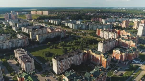 OBNINSK, KALUGA REGION drón repülni az első tudomány város Oroszországban, drón légy — Stock videók