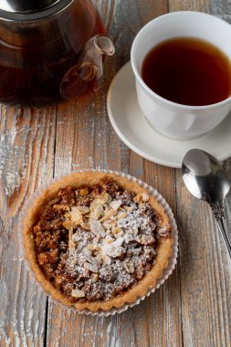 Fındıklı glütensiz tart, ballı, bademli ve cevizli