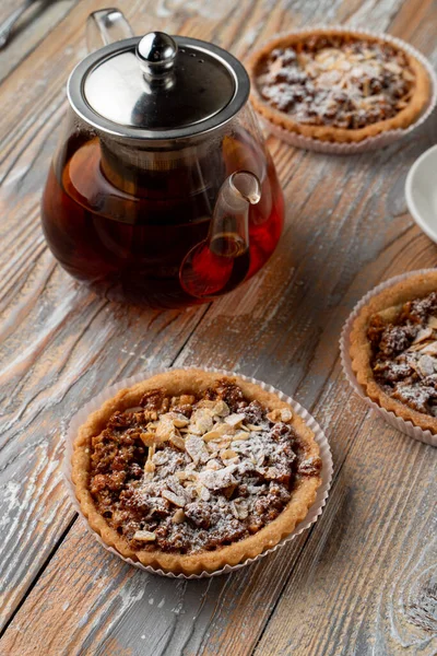 Close Van Een Noten Glutenvrije Taartje Met Honing Amandelen Walnoot — Stockfoto