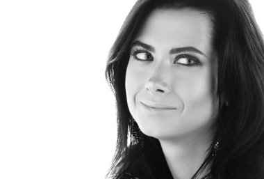 Yatay portre portre. Genç çekici esmer. Makyaj ve bağsız kıl