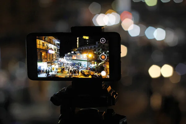 Mobile Timelapes. Mobile recording video at GPO chowk — Stock Photo, Image