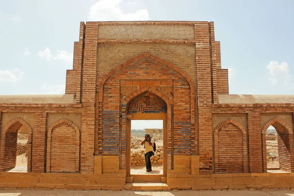 Fotograf - Beautifuly snidade vägg med islamisk konst — Stockfoto