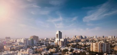 Pakistan 'ın Güzel Metropolitan Şehri Karachi' nin Akşam Işıkları Şehri