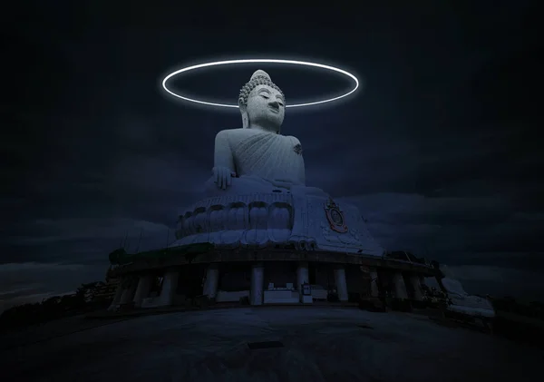 Mundo Imaginário Estátua Buda Grande Iluminada Pelo Anel Néon Estátua — Fotografia de Stock