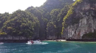 Monkey Beach Phi Adası, Koh Phi Phi, Tayland 22 / 11 / 2019