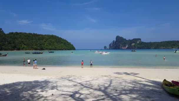 Beautiful Peaceful Beach Phi Phi Island Phi Phi Ταϊλάνδη 2019 — Αρχείο Βίντεο