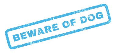 Bir köpek lastik damgası dikkat