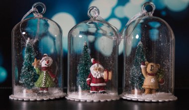 Noel Baba, Kardan Adam ve Ayı oyuncakları cam şişede, kristal ağacı şişesi