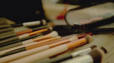 Portre profesyonel makyaj fırça seti