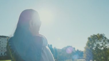 Güzel bir kadın cevap arama