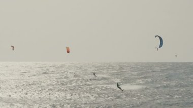 Uçurtma sörfü Atlantik Okyanusu, aşırı yaz sporu. Kanarya Adaları.