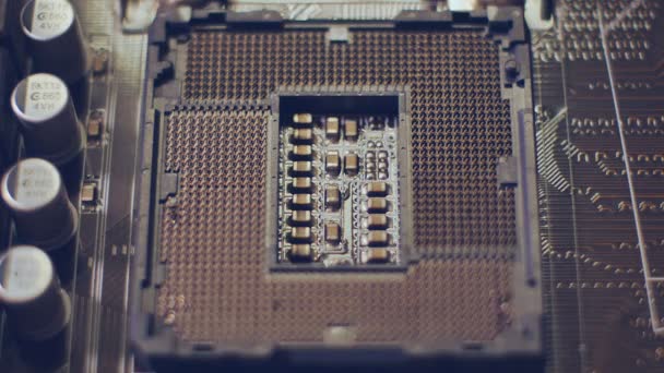 Close-up van technische achtergrond. Elektronische schakeling chip op Pc-aansluiting. — Stockvideo