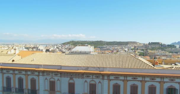 Városkép és tenger hosszú fókusz panoráma shot Cagliari, Olaszország — Stock videók