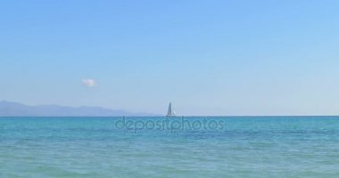 Ufukta yat. Deniz Manzaralı yaz güneşli gün. Deniz manzara.
