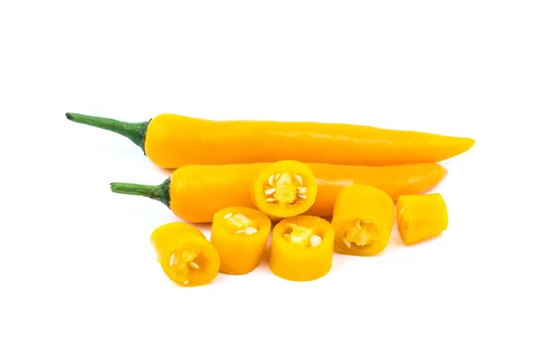 Κίτρινο τσίλι πιπέρι σε άσπρο φόντο. — Φωτογραφία Αρχείου