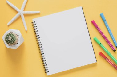 Office çalışma alanı en az kavramı. Boş defter ile starfishes