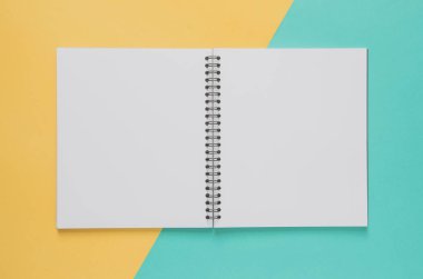 Office çalışma alanı en az kavramı. Sarı ve b boş defter