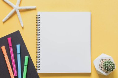 Office çalışma alanı en az kavramı. Boş defter ile starfishes