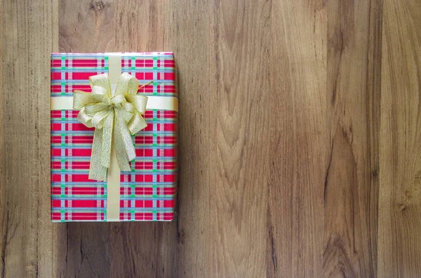 Noel tatili ve mutlu yeni yıl arka plan. Hediye kutuları zekâ