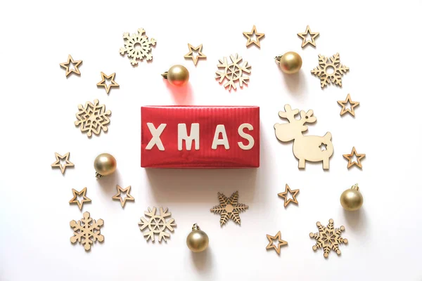 Fondo de vacaciones de Navidad. Palabra de Navidad hecha de letras de madera —  Fotos de Stock