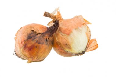 beyaz arkaplanda izole edilmiş çürük soğan