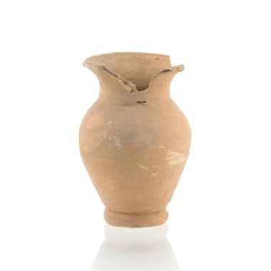 üzerinde arka plan ile izole vazo