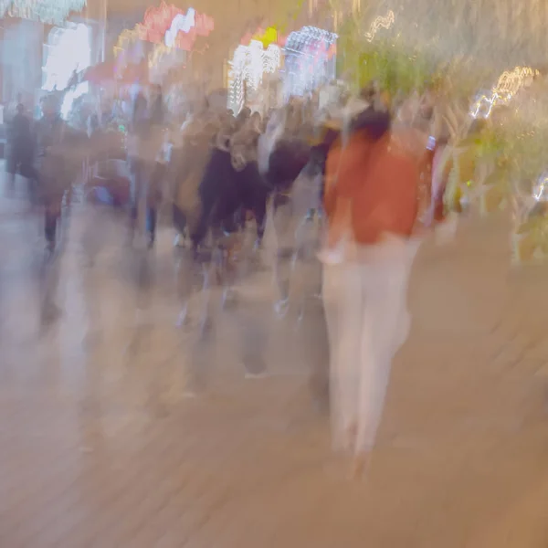 Abstract Blurred Image Unrecognizable Silhouettes People Walking City Street Evening — Stock Photo, Image