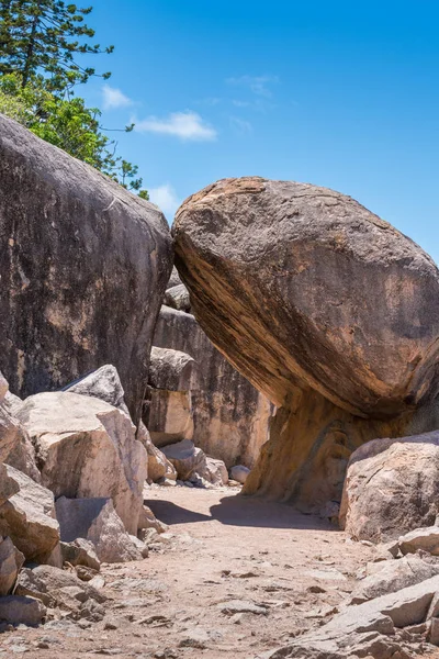 Arco de rocha natural, Ilha magnética, Austrália — Fotografia de Stock