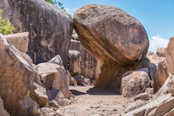 Arco de rocha natural, Ilha magnética, Austrália — Fotografia de Stock