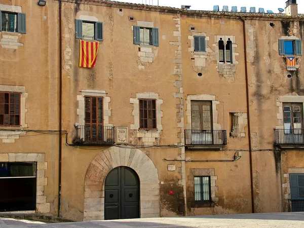 Una de las casas más antiguas de la antigua Girona — Foto de Stock