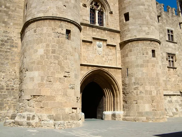 Paleis van de grote meesters in Rhodos, Griekenland — Stockfoto