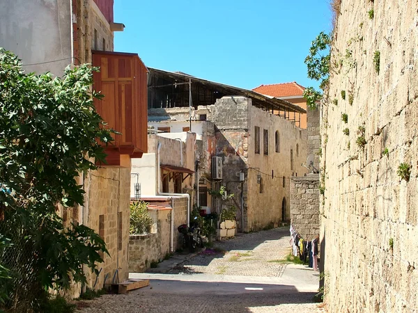 Calle en el casco antiguo Rodas, Grecia — Foto de Stock