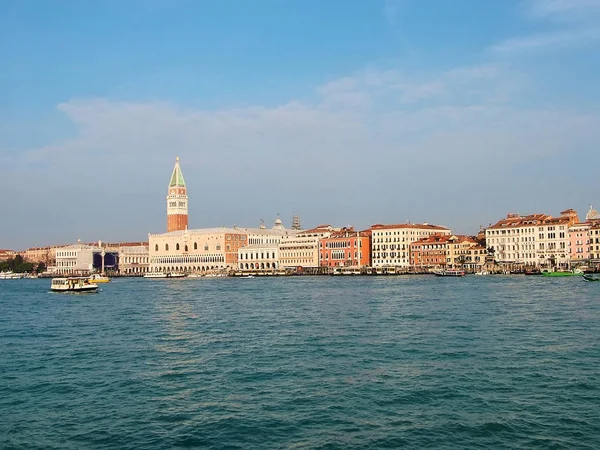 Venedik görünümünde kış